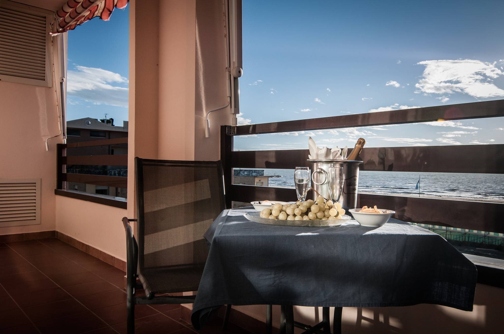 Il bilocale superior con vista mare – Two-Room Apartment Superior With  Sea View Balcony
