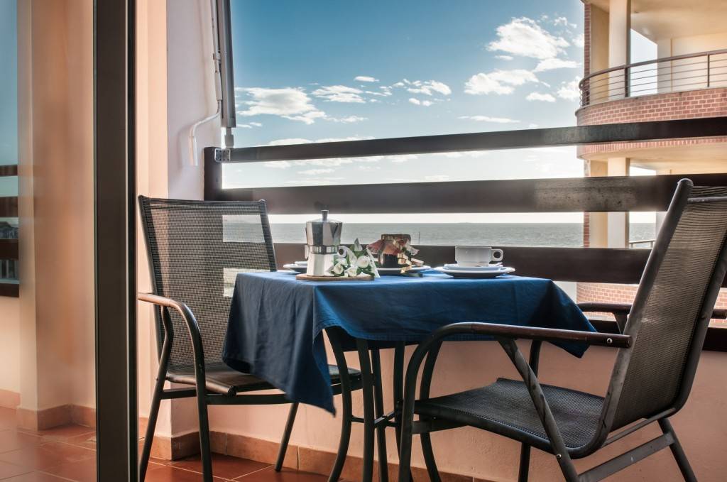 Il bilocale vista mare – Two-Room Apartment With Sea View Il bilocale vista mare – Two-Room Apartment With Sea View