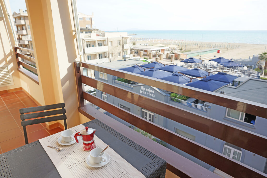 Il bilocale vista mare – Two-Room Apartment With Sea View Il bilocale vista mare – Two-Room Apartment With Sea View